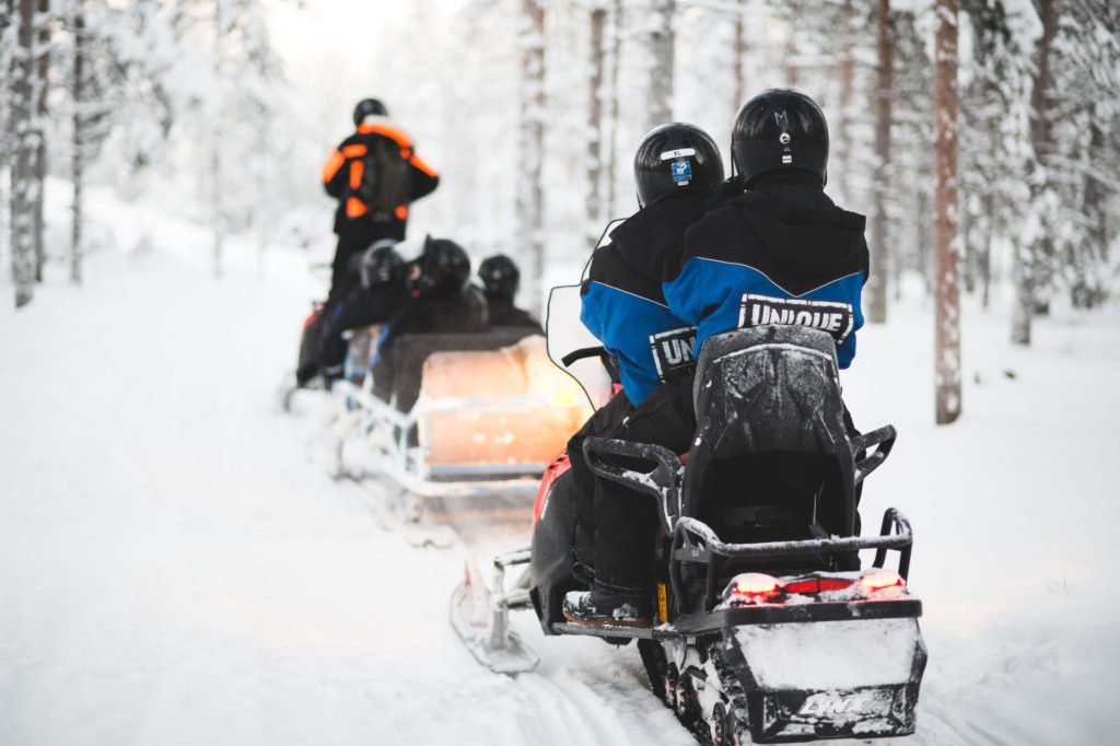 SANTA'S SLEIGH RIDE AROUND ARCTIC CIRCLE